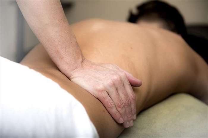 Quelques solutions efficaces pour lutter contre les douleurs du dos
